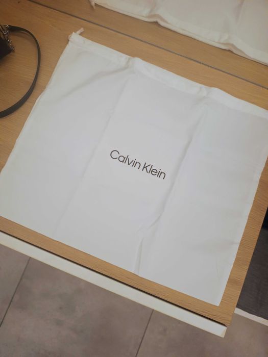 Дамска кожена Чанта Calvin Klein