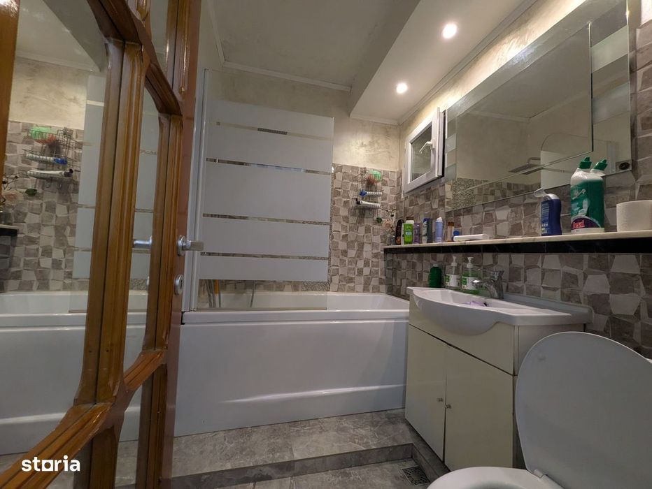 Apartament 3 camere, cochet și primitor, în spate la Cora