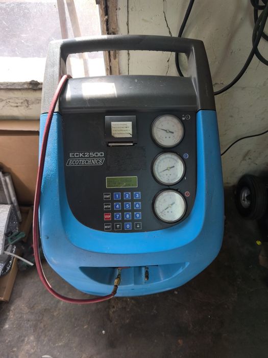 Машини за зареждане на климатици