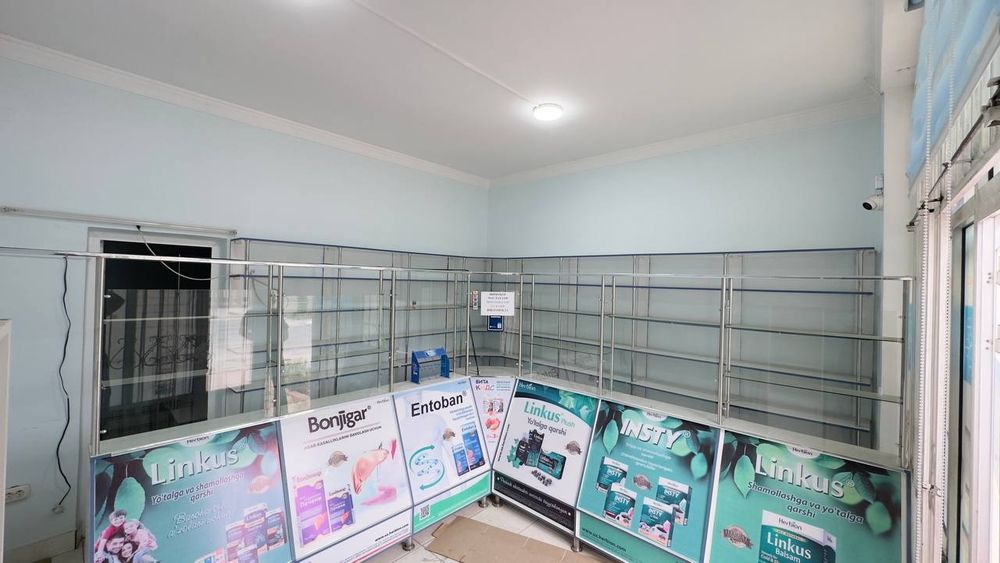 Aptekalar uchun mebel