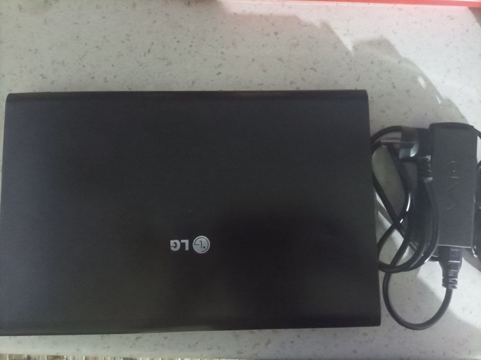 Продаётся LG core i5  6/512gb Идеал без деффекта