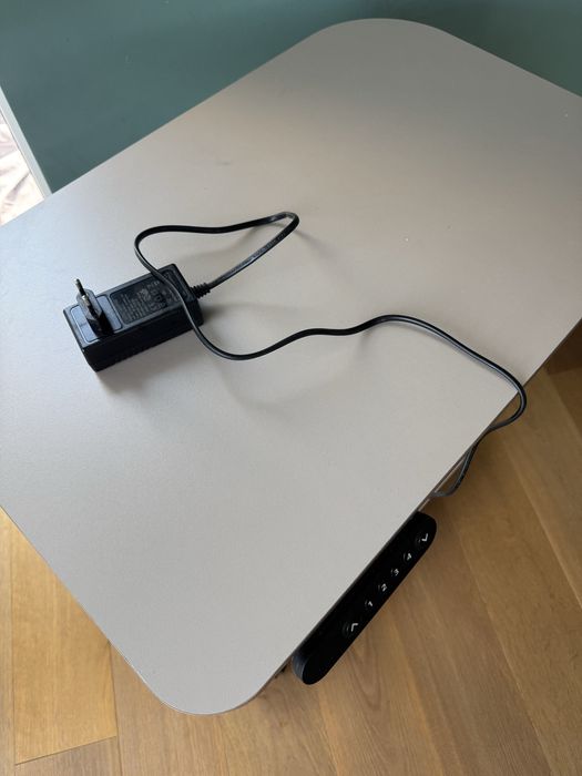 Birou electric cu inaltime reglabila