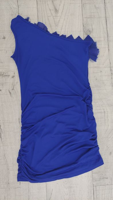 Платье, облигающее