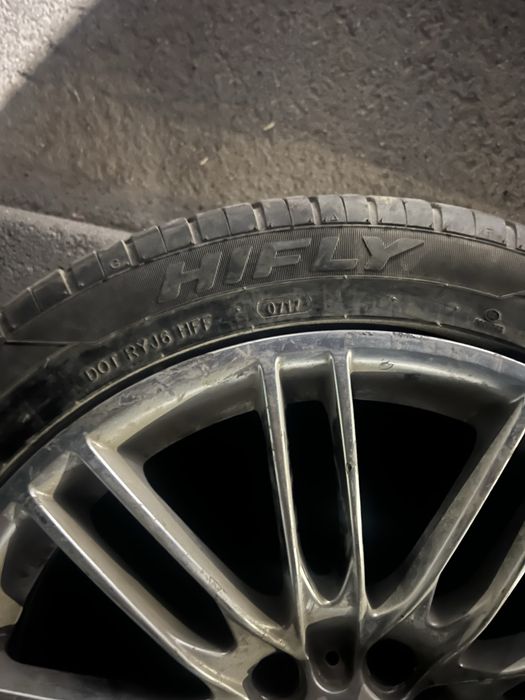 Диск с шиной в идеальном состоянии