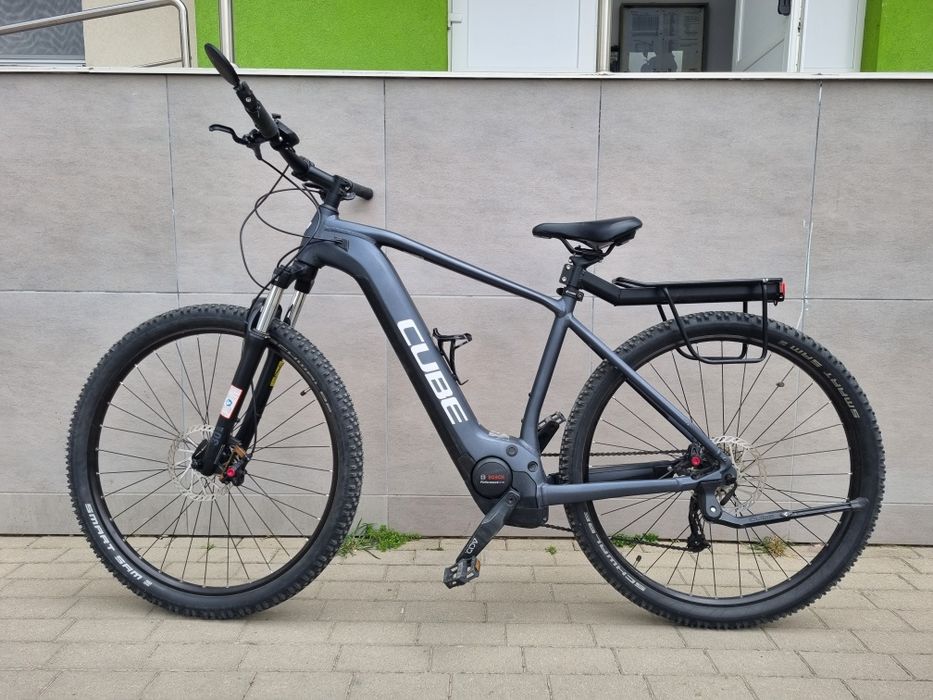 Bicicleta electrica CUBE Reaction