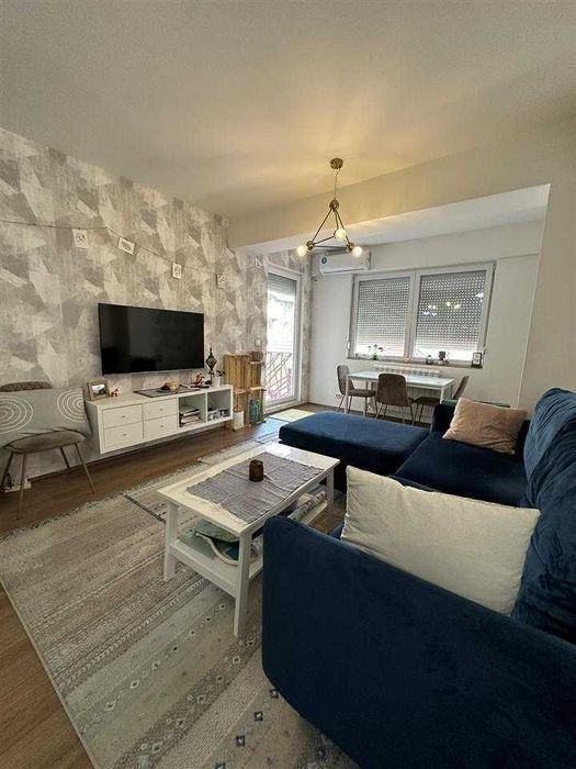 Двустаен апартамент в кв. Кръстова вада