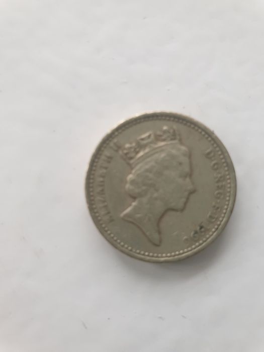 Монета 1 фунт. Англия.