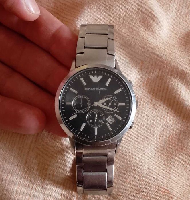 Продаю часы Emporio Armani