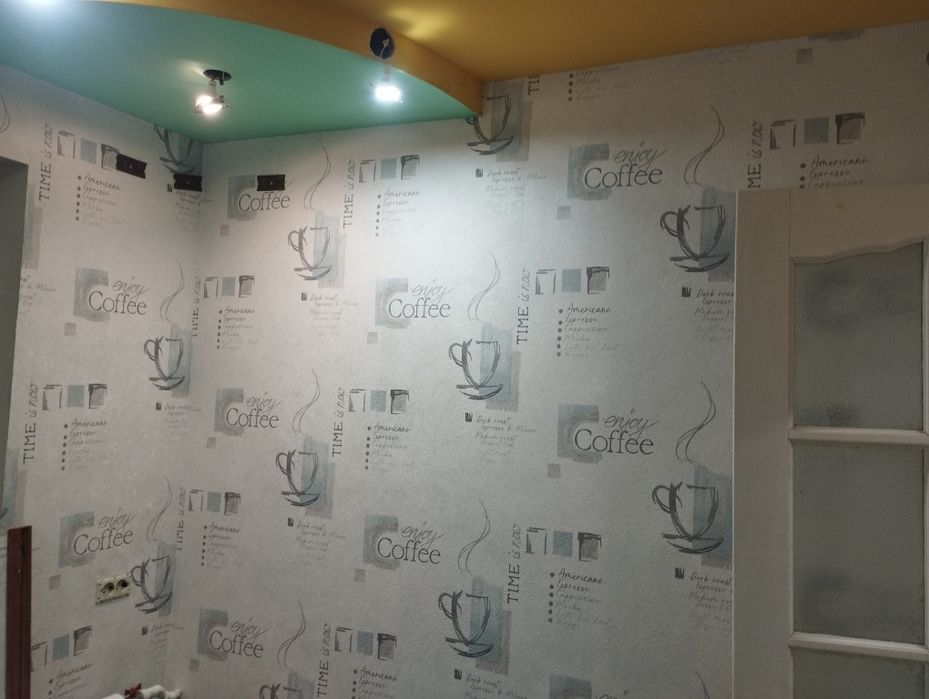 Поклейка обоев)))