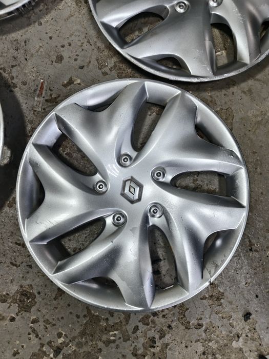 Продам оригинальные колпаки R15