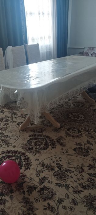 Продам стол 3 м стулья а подарок 8 шт