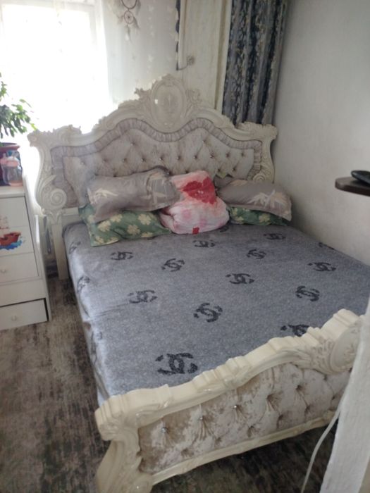 Продам гарнитур спальный