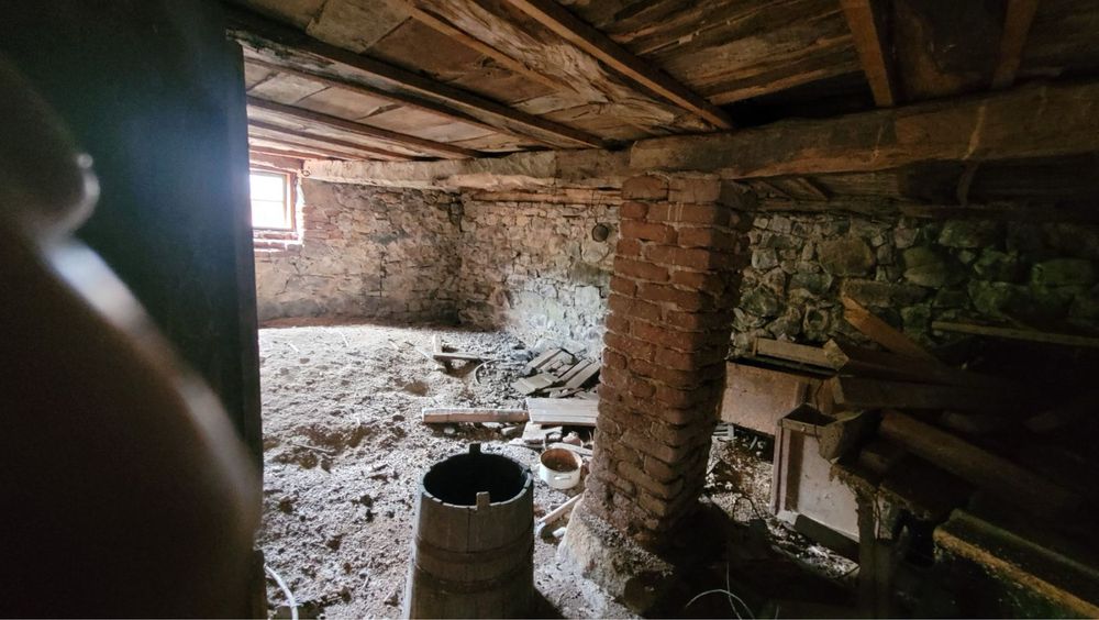 Имот / Къща / Вила в с. Егълница, обл. Перник