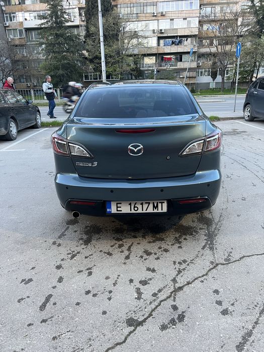 Лек автомобил Mazda 3, мазда 3