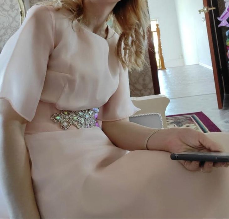 Платье из тафты б/у за  10000