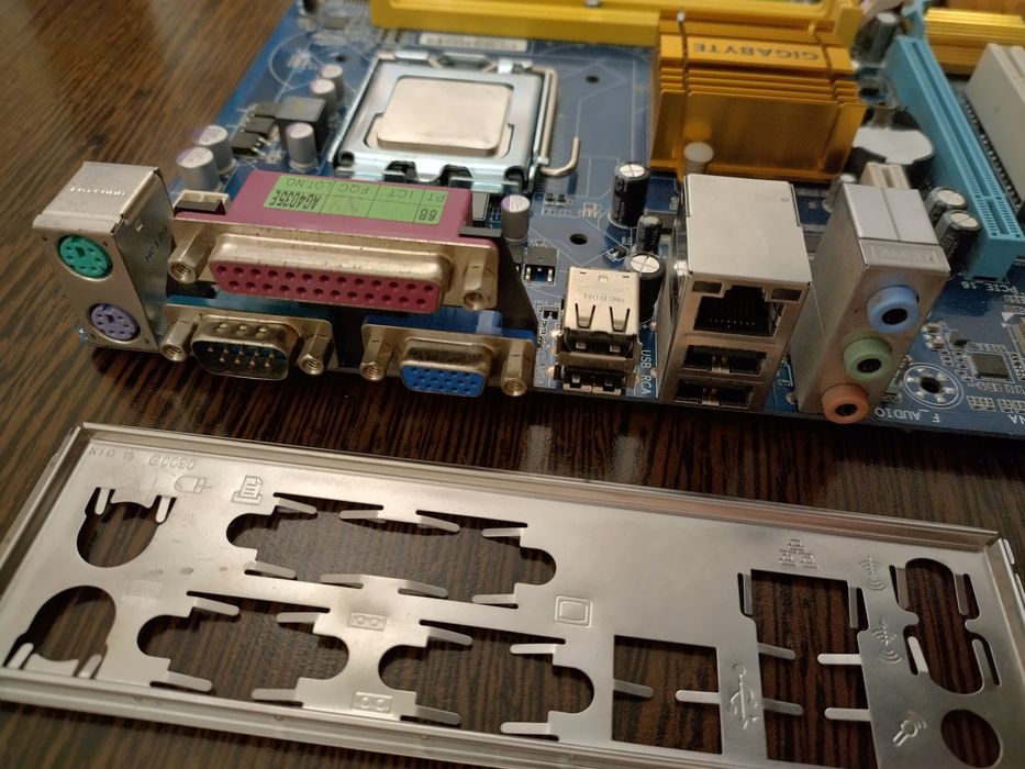 Placa de baza Gigabyte 775 + Pentium4 3Ghz  testata