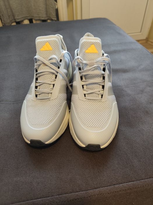 Adidași Boost Avryn ADIDAS SPORTSWEAR - gri