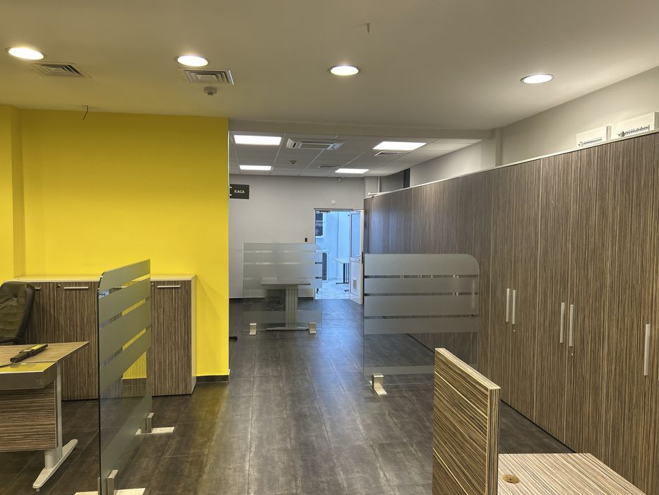 Дава се под наем Офис в Бургас, Център - 325 кв.м за 3000 € - Снимка #1