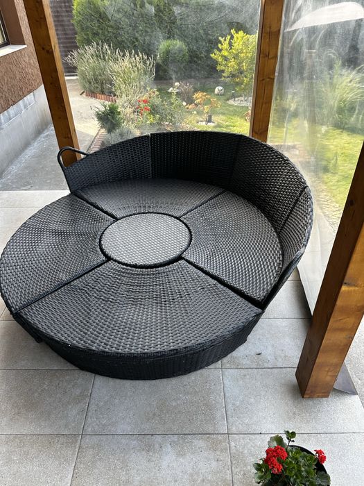 Pat gradina terasa rotund
