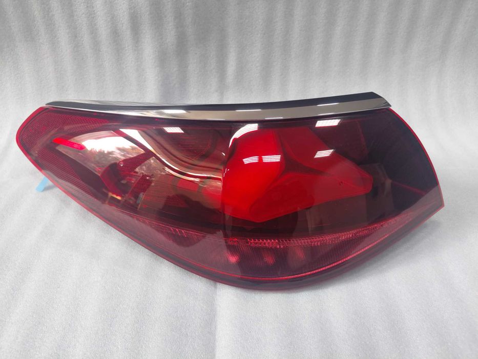 A214/9065502 Original Нов ляв стоп Mercedes W214 Sedan Europa