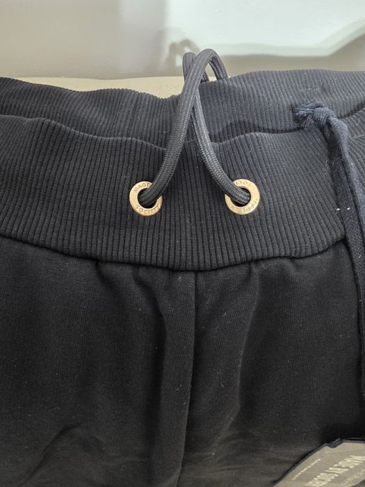 Bermude official street garment made by society