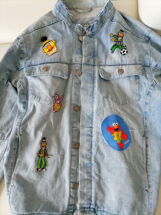 Vand geaca sport blugi de calitate ,import,mar.L