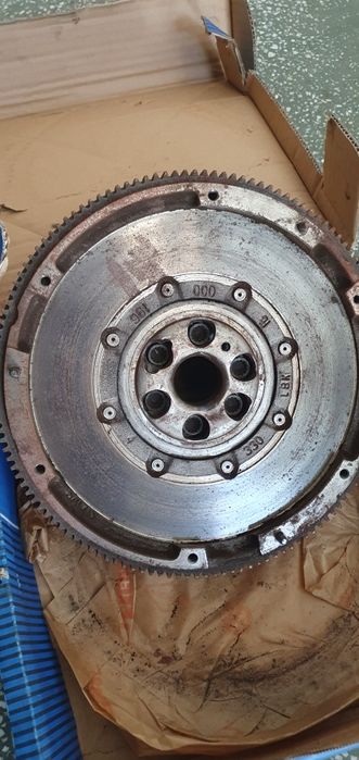 Volanta masă dublă Skoda Octavia 1,9 tdi motor BXE