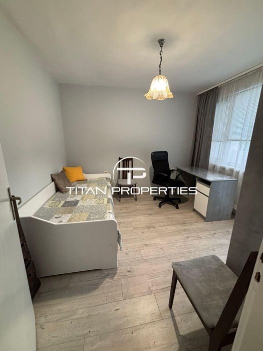 Дава се под наем Тристаен апартамент в Бургас, Център - 92 кв.м за 510 € - Снимка #5