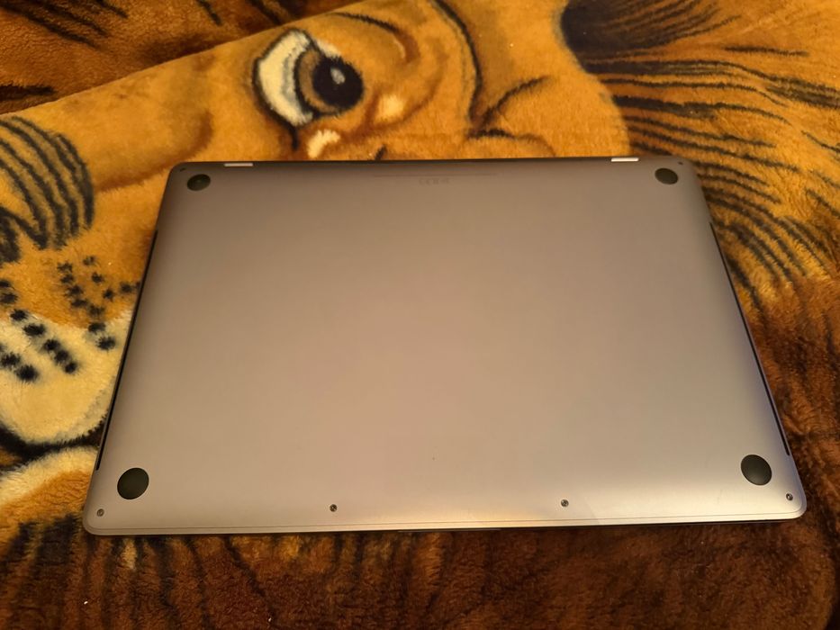 MacBook Pro 15 inch , 2019 , 2.6 I7 , 16GB