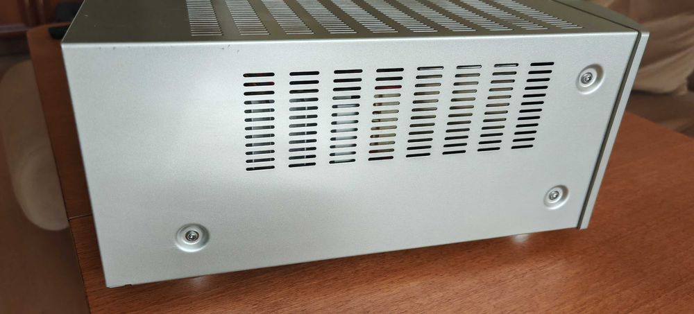 Продавам Marantz SR 6004