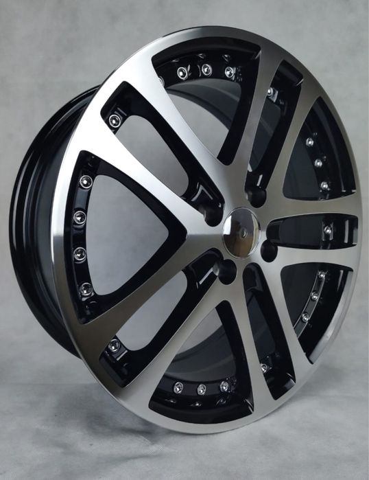 Торусы R17 DWS L1133 7x17/4x98 D58.6 ЕТ35 черный