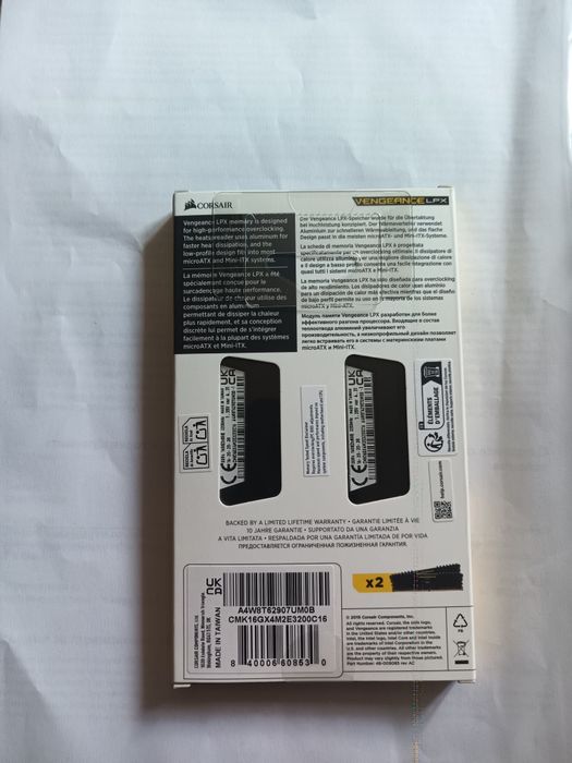 рам памет 2х8 чисто нова Corsair