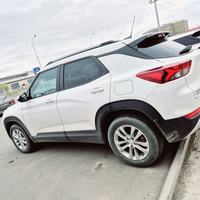 Автомобиль крассовер