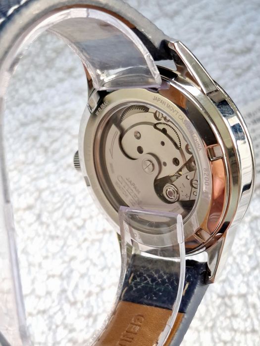 Ceas Citizen NY4050-11L-automatic,day-date,  mecanism Miyota 8200creat exclusiv pentru piața internă din Japonia (JDM).