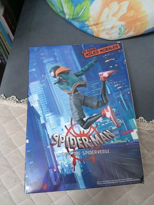 Продам фигурку человека паука