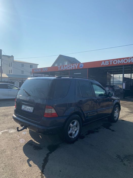 Продам машину Мерседес Мл 320