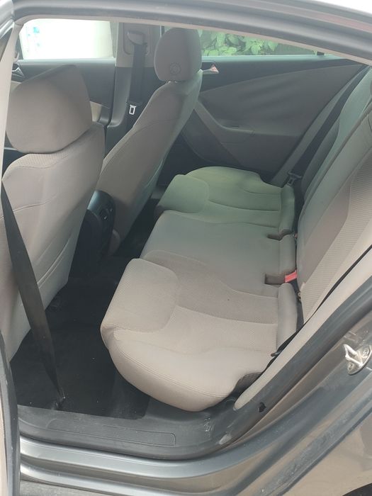 Vând passat 1.6 fsi