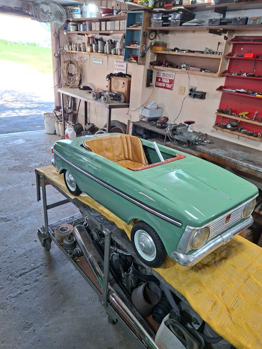 Детска количка с педали. Москвич