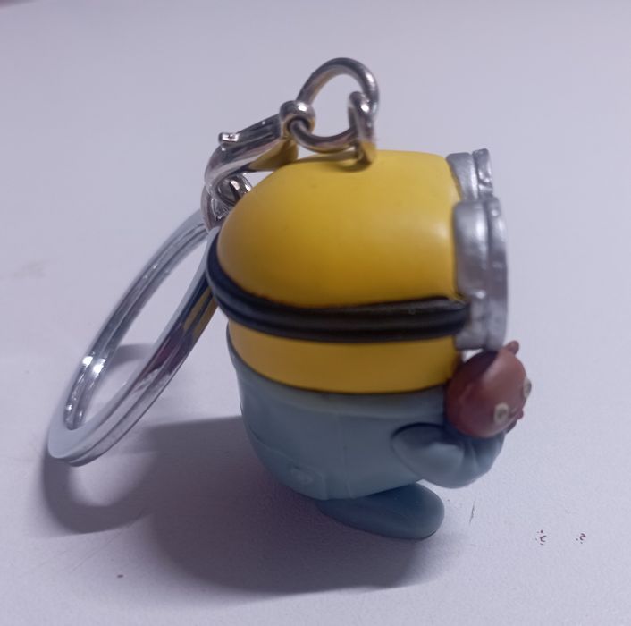 брелок фигурка с миньоном фанко поп