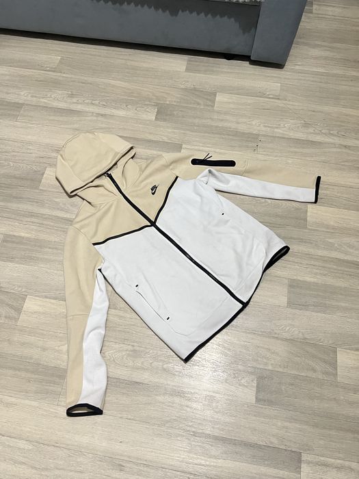 Продам зипку tech fleece,теч флис