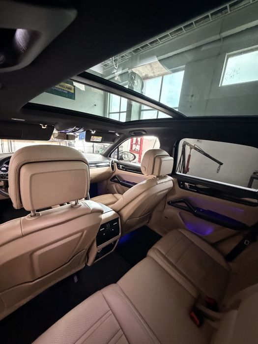 Vand / Schimb Porsche cayenne S  * PANO* Matrix*Distronic*360*Carlig