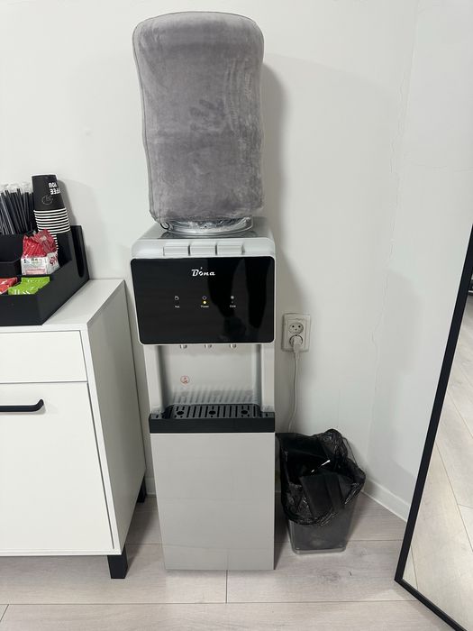 Продам диспесер кулер для воды