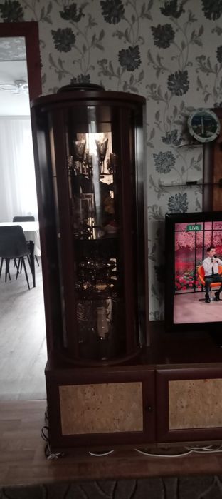 Продам шкаф тумбу под телевизор