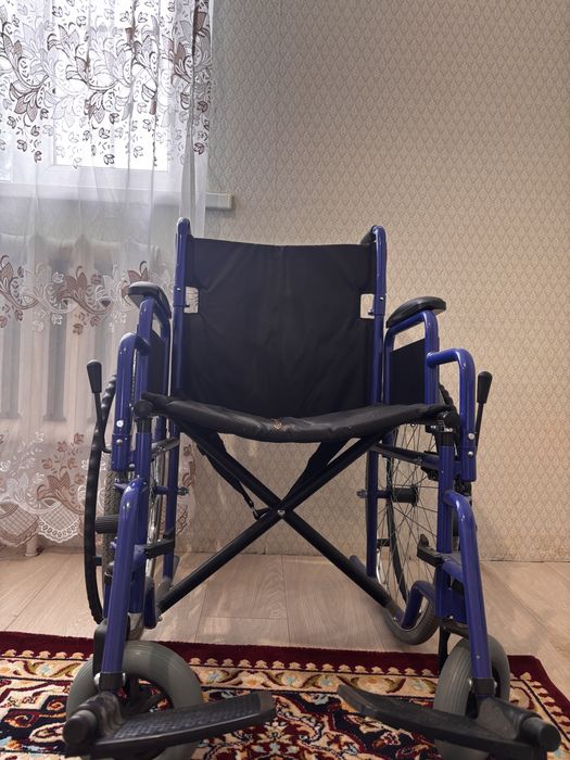 Продам инвалидную коляску
