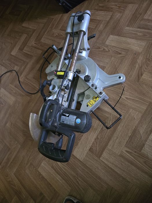 Vând circulă electrică