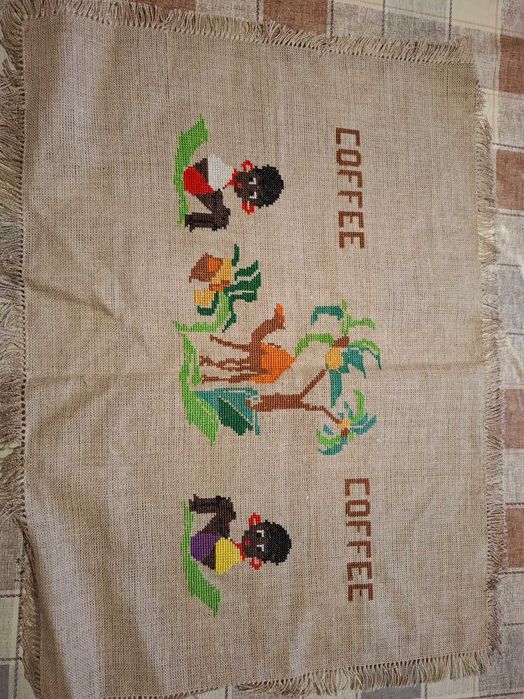 Бродирани каренца