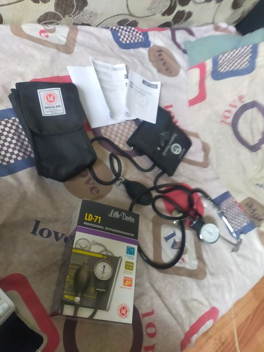 Тонометр ручной.