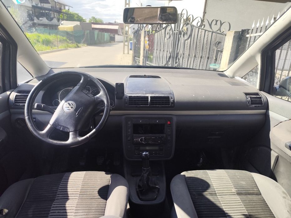 Vând Sharan 2.0 tdi