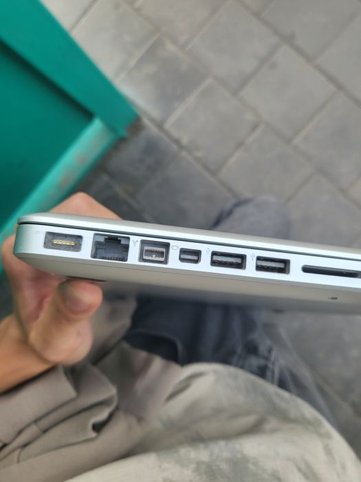 MacBook 15" (2010 года)