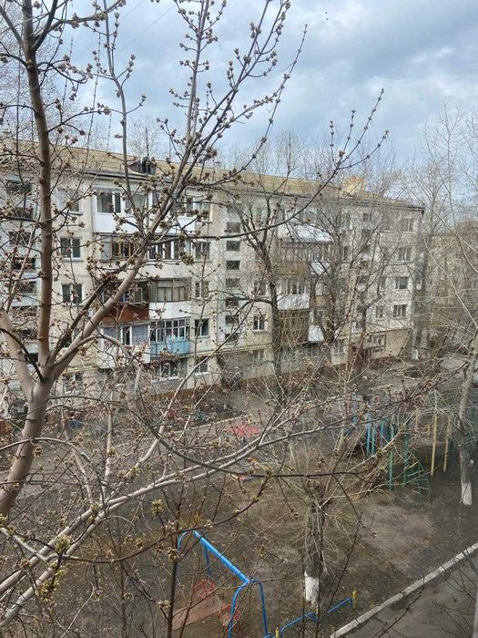 Продам 2 ком Уют 16,900 4 эт 48 кв.